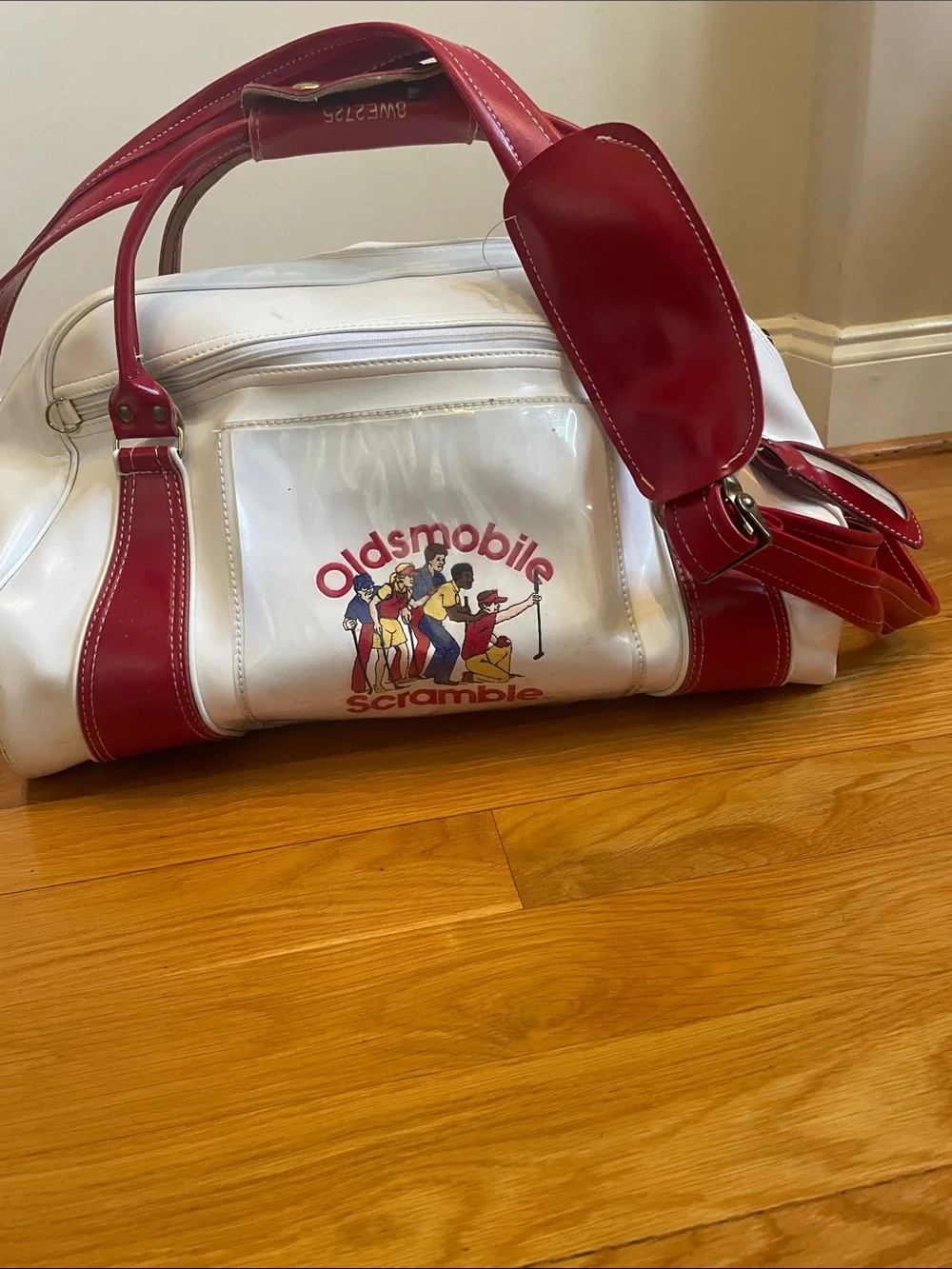 Vintage 1980’s-90’s Oldsmobile Scramble Duffel Golf Bag Great Condition (OL3)